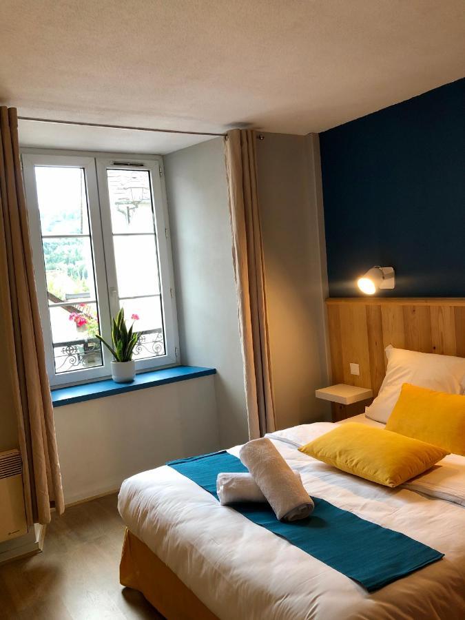 Auberge Des Trois Rivieres Condat (Cantal) Exterior foto